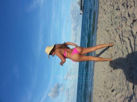 Upscale Brasilian model. visiting 2 days only., 29