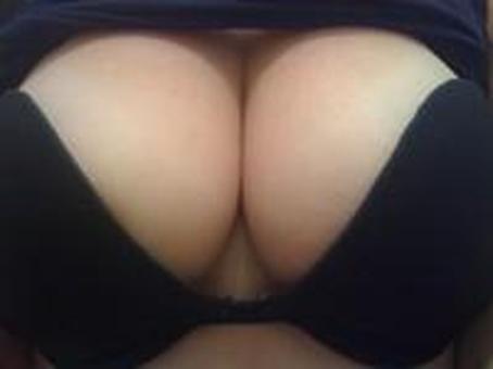 Kissn Cougar Voluptuous Caucasian, 44
