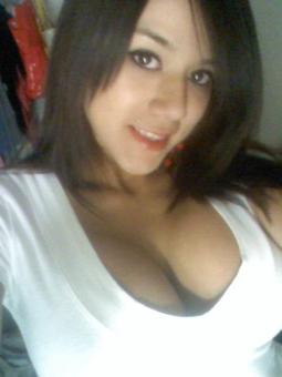 â™¥ B U S T Y BRUNETTE -- one call away â€¢â€¢â˜…, 23