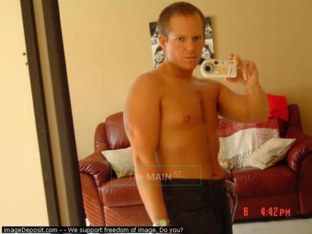 ****attractive nude male masseur offering erotic massage for men**** 864 431 6986, 38