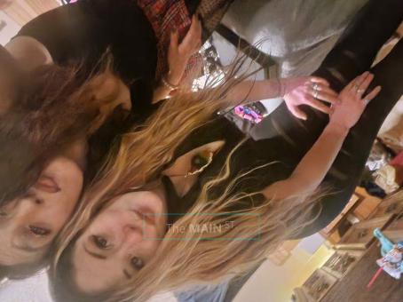 My girlfriend and I are looking for some fun!(304) 405, 24