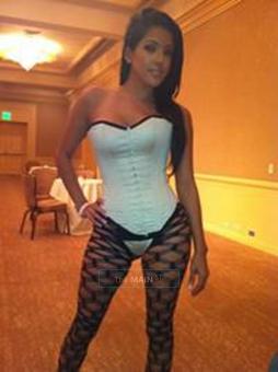 Do you enjoy the girl next door? Totally down to please you. Latina & Caliente