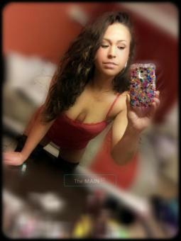 >>>Tan Pretty Face Curvy Girl-Long Wavy Hair- Brunette, 26