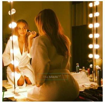 blonde haird green eyed beauty visiting. Show me a good time !, 20