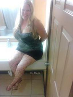 =========Blonde bombshell ready for relaxation ==========, 25