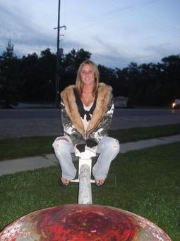 BlOnDe BoMbShElL, Ready to..., 23
