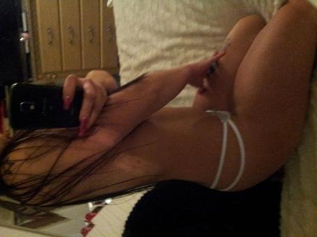 Spend your night with me ðŸŒ™â­? Beautiful, energetic brunette, 24