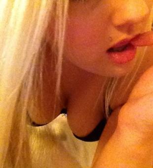 ♥ Y O U R ♥ .U L T I M A T E!! ♥ F A N T A S Y ♥ BLONDE BoMBSHeLL, 25