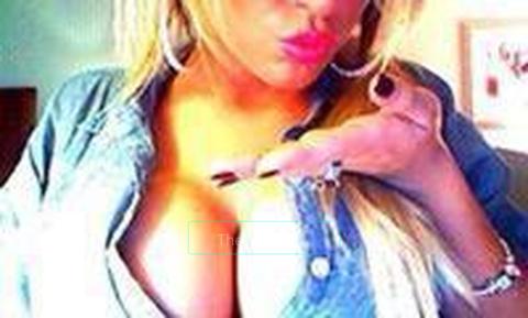 HONEY is wat the buzzzzz Gentleman find on FRIDAYs wit me sassy Blonde, 23