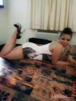 sexy dominacan and Cuban babe. open minded. rockland upstate area, 19