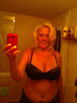 Erotic & Sexy Full Bodyrub ~ ~ . All week 9:00 A.M. til 9:00 P.M.~ ~ Lauren 520-308, 46