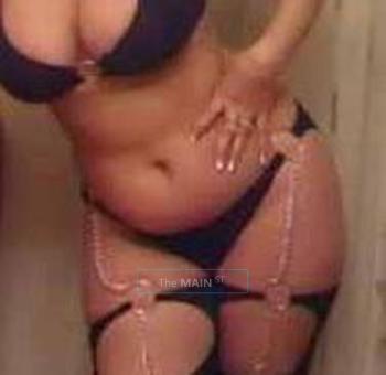 Friendly Full Figured Beauty, 44