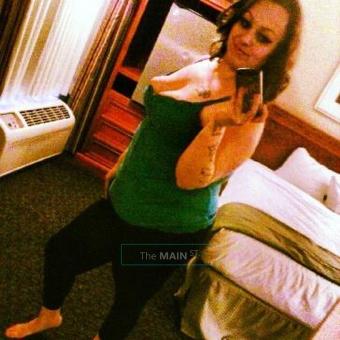 sExY tHiCk WhiTe GiRl ViSiTinG fRm CaLiFoRniA... Make uWOW, 18