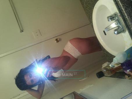 Sexy PETITE EUROPEAN Brunette Ready to put my HANDS TO WORK I love what i DO, 21