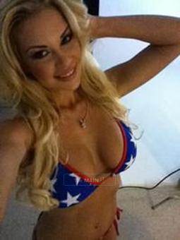 Spend Your Day With A BEAUTIFUL Woman Who Is The COMPLETE Package, 25