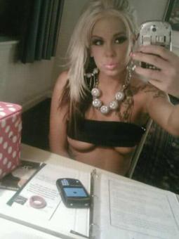 >>>>ShES a VeeRy FrEAky giRl, 19