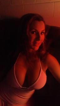 Hey boys looking for a new hotty? Look no further.. HOT PICS!, 35