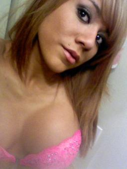 â™¥ B U S T Y BRUNETTE -- one call away â€¢â€¢â˜…, 23