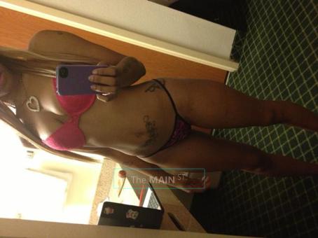 Hey Boys I knw Its Cold Outside But Its Warm In My Room..Very Warm, 20