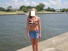 Pretty girl in area, 32