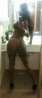 Young hott college girl looking for fun friends :-), 18