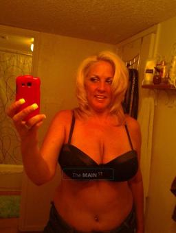 Erotic & Sexy Full Bodyrub ~ ~ . All week 9:00 A.M. til 9:00 P.M.~ ~ Lauren 520-308, 46