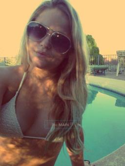 (((HOTT))) Sexxi ((T_EENAGE)) GIRL next DOOR, 19