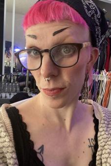 T girl pixie can’t spank herself. Help a girl out !, 32
