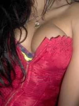 Samantha, 24