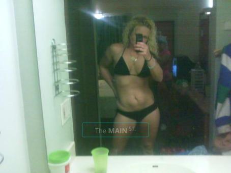 blonde bombshell looking to have a great time can you help me, 24
