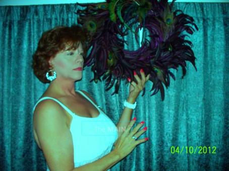 Veronica, 48