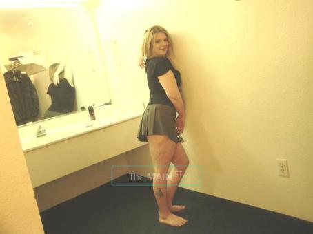 Come experience a one of a kind girl for the best weekend treat yourself right!!!, 23
