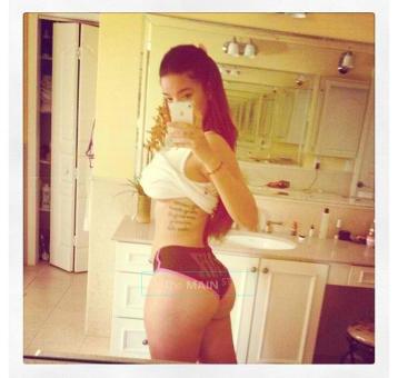Hazel here ! TWO WOMEN? Ask for specials 150 Roses hh. Round !, 22