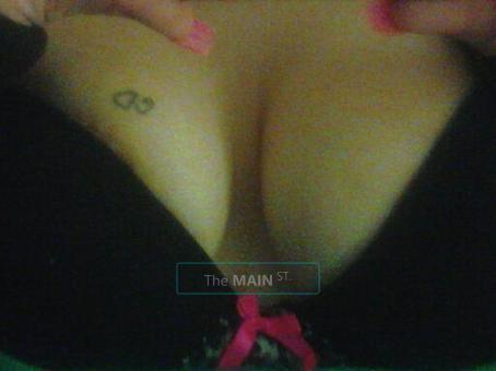 Sexi Latina Princess at your mercy ;) 209-244-4592 call me!, 19