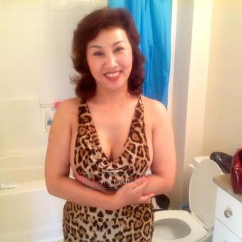 Sweetie Chinese girl, first time in Charlotte, brings you unforgettable TANTRA massage, 26