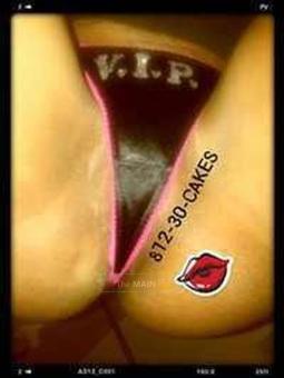 SExY az H3LL+ CaRaMeL SkiN+ UnDeniaBle BeAuTy+ TaTTed wita CuTe B0oTy= **CAkES, 26