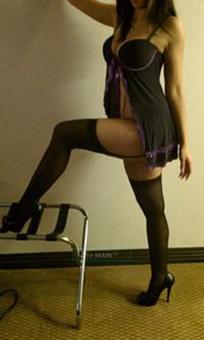 * Long Day? Come Relax w/ a Hot Rub Down by Fun Brunette Bombshell * Available Tonight *, 24