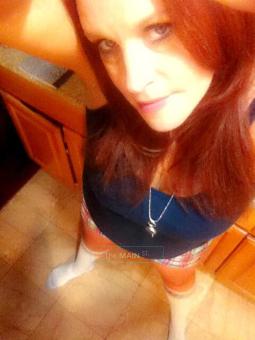 Wild red haired beauty and experienced its sexy time at my new incall location, 32
