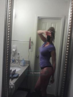 /// Exotic Canadian Model /// Exellent Reviews /// Pics 100% Real and Recent ///, 29
