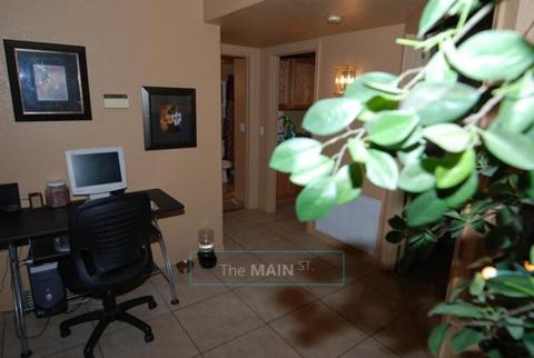 450 month Room For Rent all Professional 420 friendly, 40
