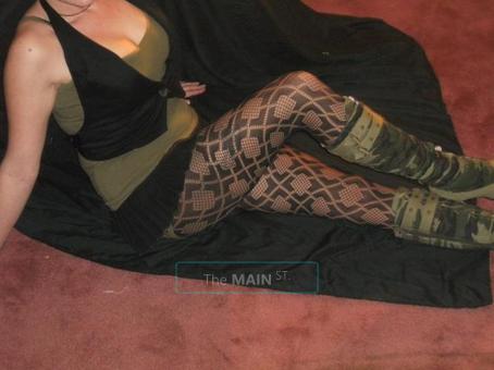 Foxy Roxy, 25