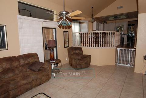 450 month Room For Rent all Professional 420 friendly, 40