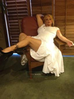 Come see ME in TUCSON!! I Love to KISS! â˜…MATUREâ˜…Sexy â˜… Voluptuous â˜… Beautiful â˜… Great Legs