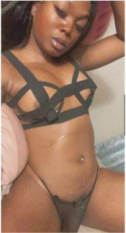 Hi guy I'm sexy ????T S Petite Princess ????im available now, 23