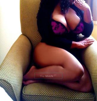 Curvy Buxom Bombshell /Stunning Exotic Beauty