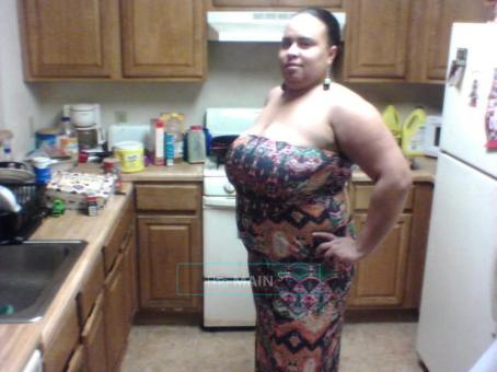 Sexy Busty Kandi for the mature men call me Im avalable!!!, 29