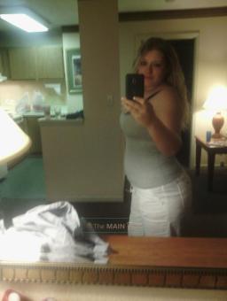 New in Town... Thick, Sexy, Seductive Female Looking to play...., 25