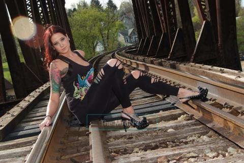 Smokin Hott Tattooed Stunner~!, 23