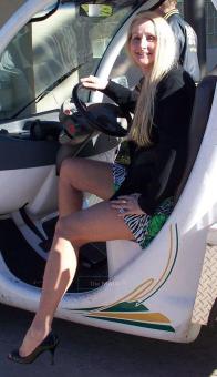 Mature Kissable Leggy orlando Lady has new incall....Lets Kiss Cuddle and smolder, 46