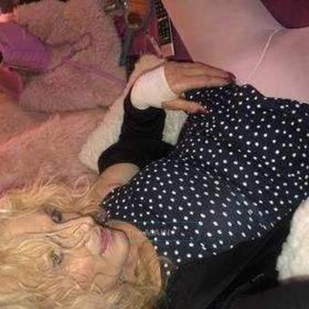 Transsexual hottie available discreet and clean just for you, 38